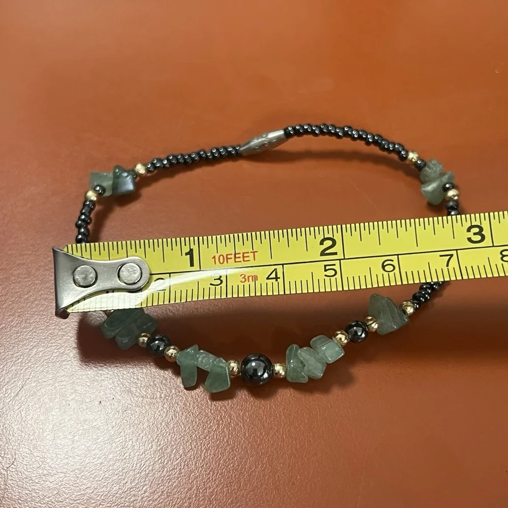 Silver Tone & Green Stone Chip Metal Beaded Bracelet 7 3/4